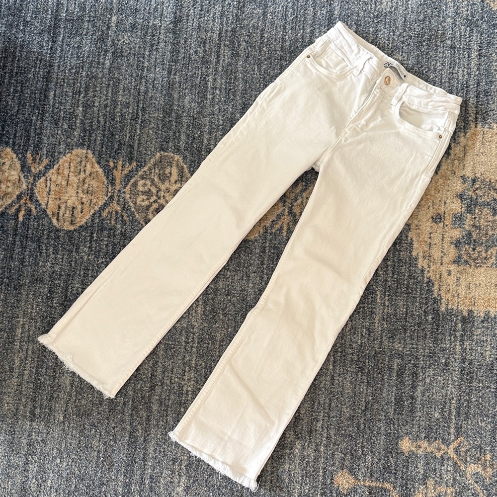 Zara White Denim Pants with Gold Button